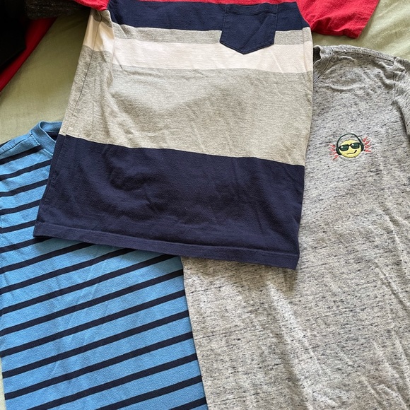 Lot of 3 Cat & Jack boys’ t-shirts - Picture 2 of 5